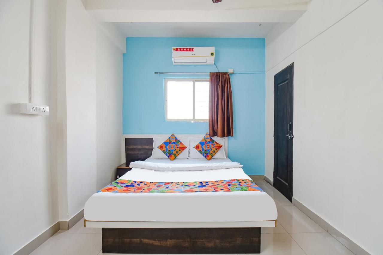 Fabhotel Ashiyana Lodge - Nr Butterfly Park - Hindzsevádi Kültér fotó
