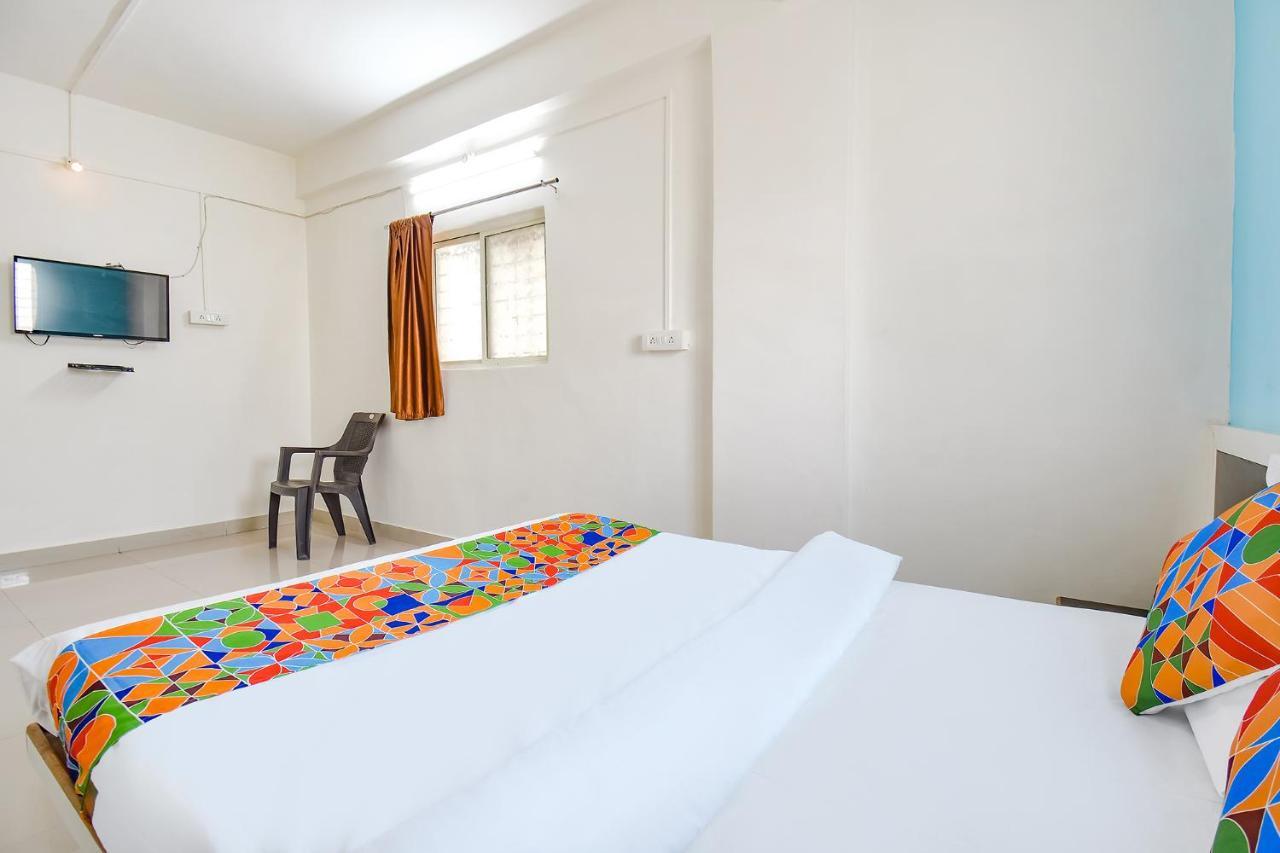 Fabhotel Ashiyana Lodge - Nr Butterfly Park - Hindzsevádi Kültér fotó